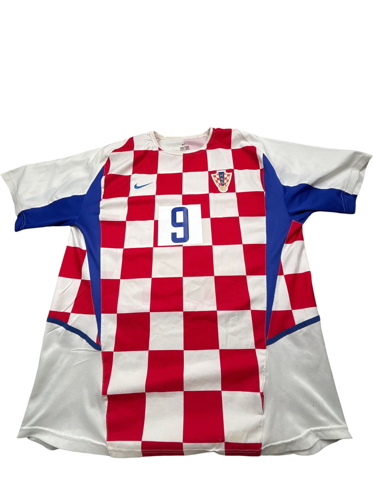 Vintage Red Croatia Soccer Jersey Šuker 2004 (XL)