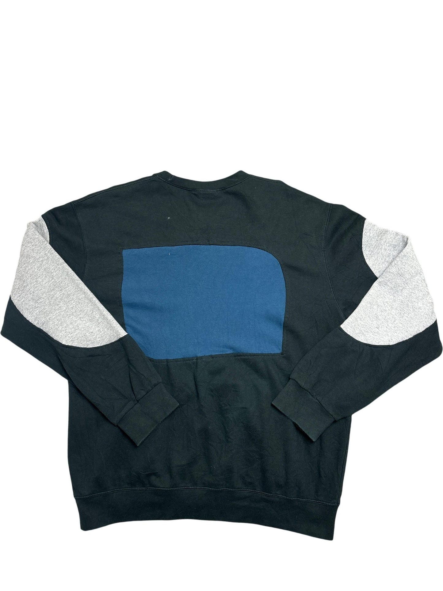 Vintage Black Nike Crewneck Sweatshirt Y2K (L)