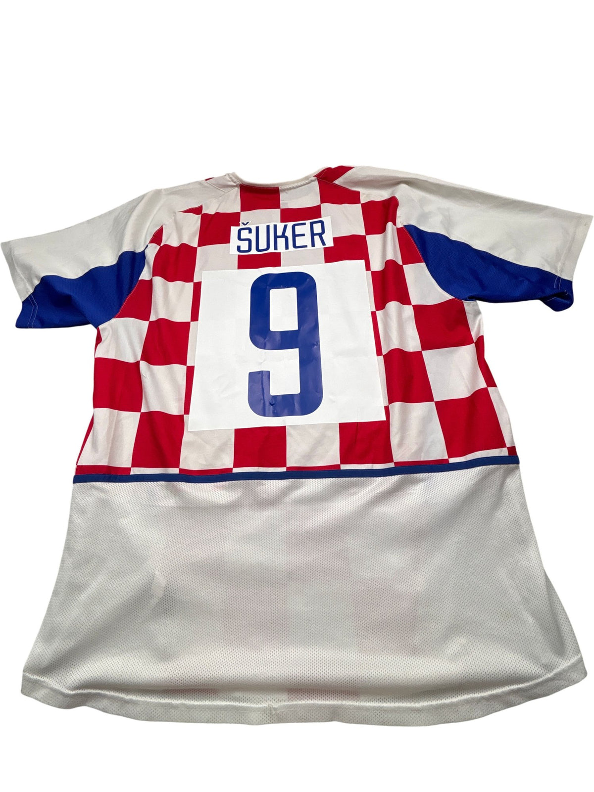 Vintage Red Croatia Soccer Jersey Šuker 2004 (XL)