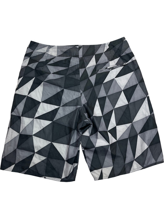 Vintage Black Nike Shorts Geometric Pattern (M)
