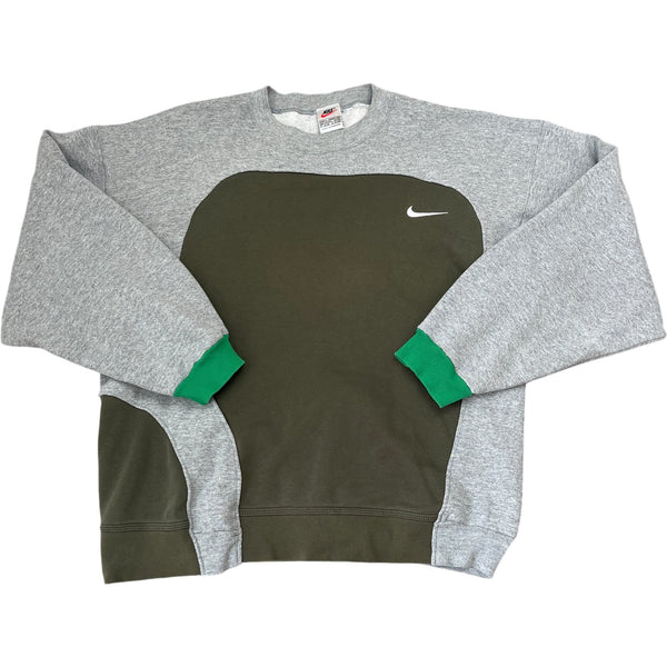 Vintage Grey Nike Crewneck Sweatshirt Y2K (L)