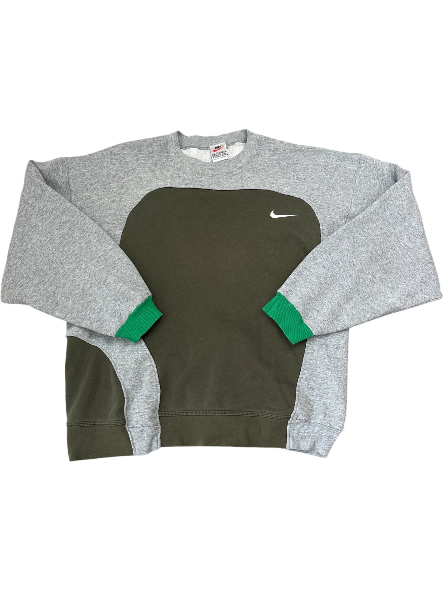 Vintage Grey Nike Crewneck Sweatshirt Y2K (L)