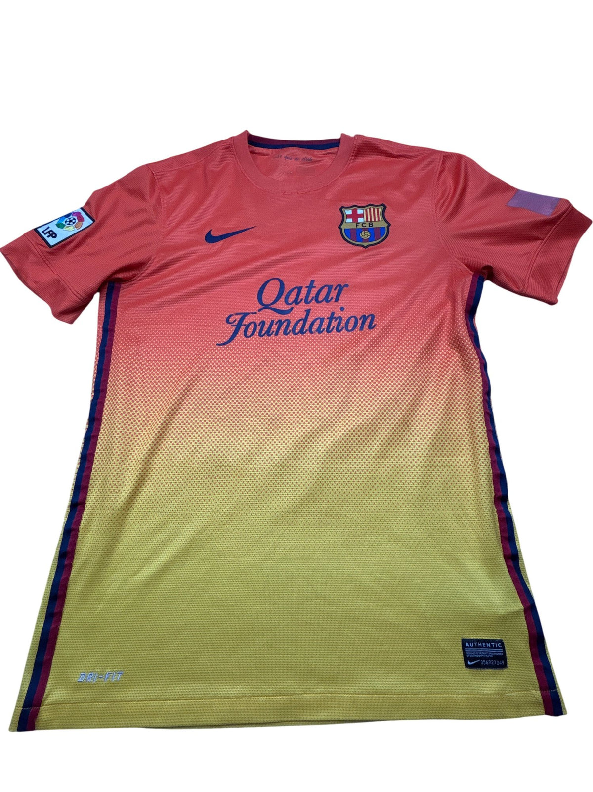 Vintage Orange Nike Barcelona Jersey Messi 2012 (M)