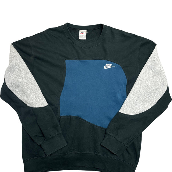 Vintage Black Nike Crewneck Sweatshirt Y2K (L)