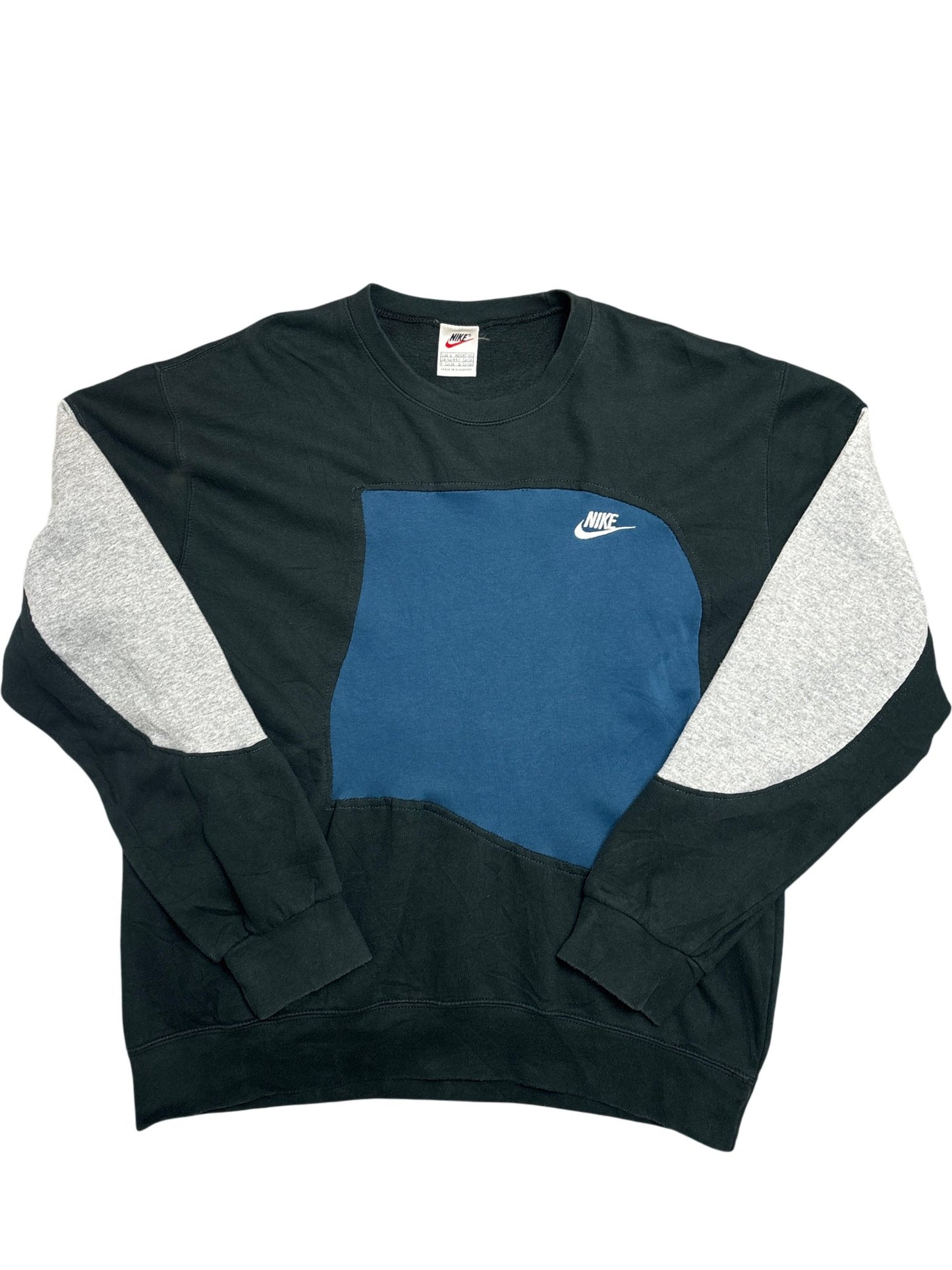 Vintage Black Nike Crewneck Sweatshirt Y2K (L)