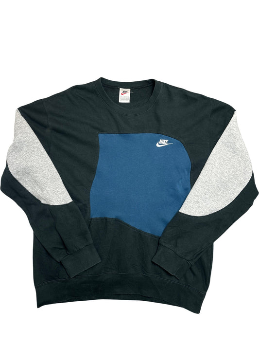 Vintage Black Nike Crewneck Sweatshirt Y2K (L)