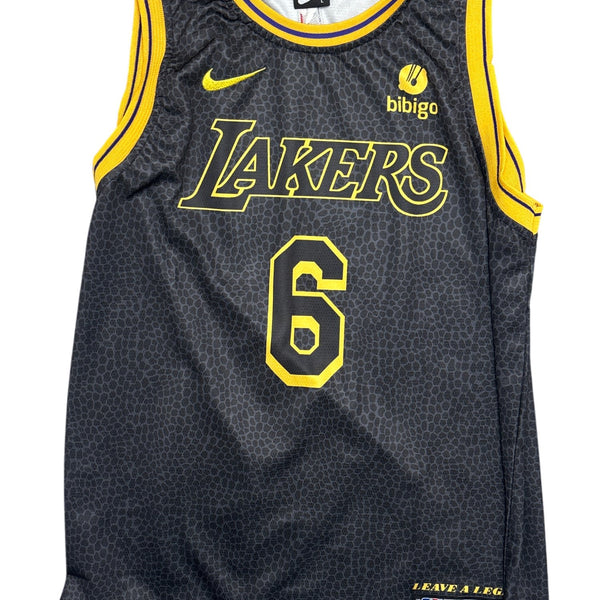 Vintage Black Nike Lakers Basketball Jersey James (L)