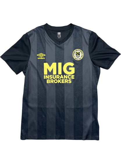 Vintage Black Umbro Football Jersey (S)
